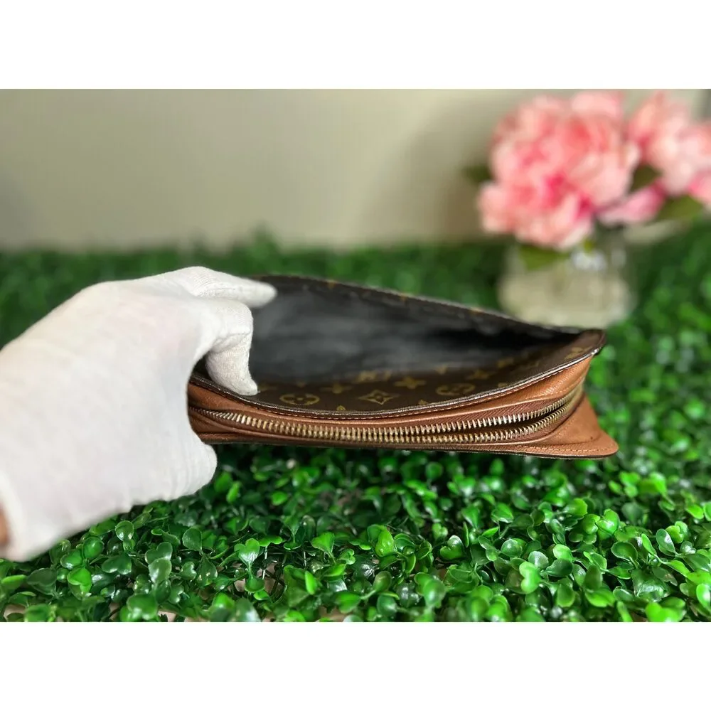 Louis Vuitton Monogram Pochette Orsay Clutch Wristlet AR1906 Vintage Authentic